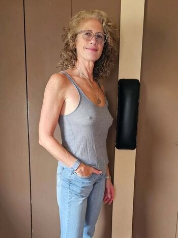 Full leaked Classy hot babe private photo