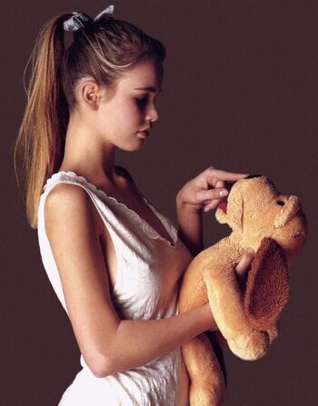 Full leaked Claudia schiffer private photo