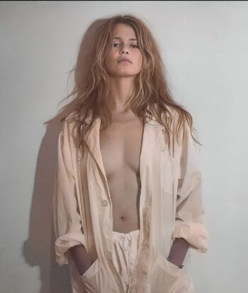 Full leaked Claudia schiffer private photo