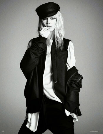 Full leaked Claudia schiffer private photo