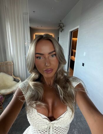 Full leaked Claudiaisabellaa private photo