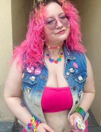 Full leaked Cokebottle thunderthighs private photo