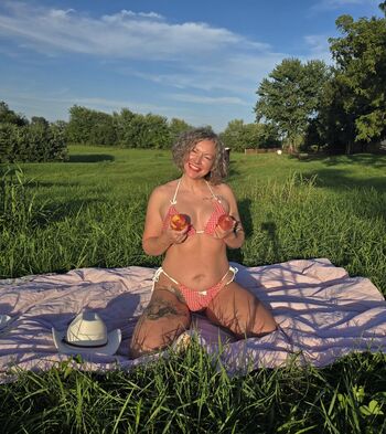 Full leaked Comemeetcamille private photo