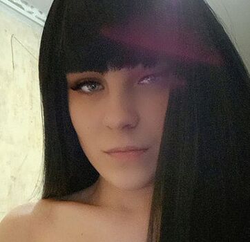 Full leaked Comerzz private photo