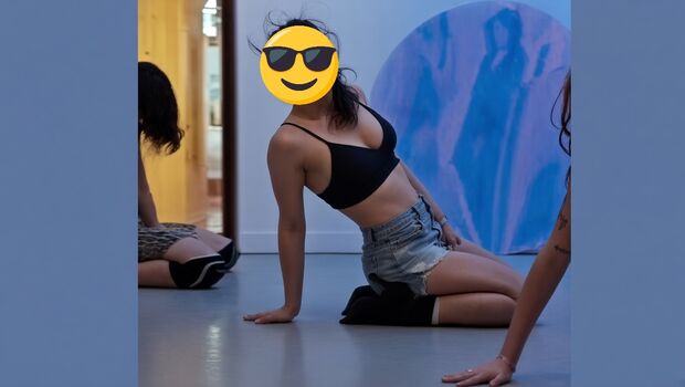 Full leaked Connaissances page private photo