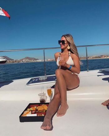Full leaked Corinnerg private photo