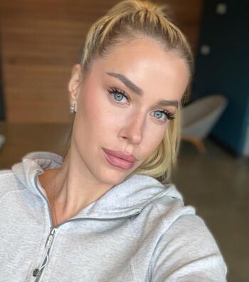 Full leaked Courtside les private photo