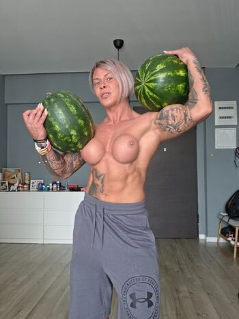 Full leaked Crazyxbody private photo