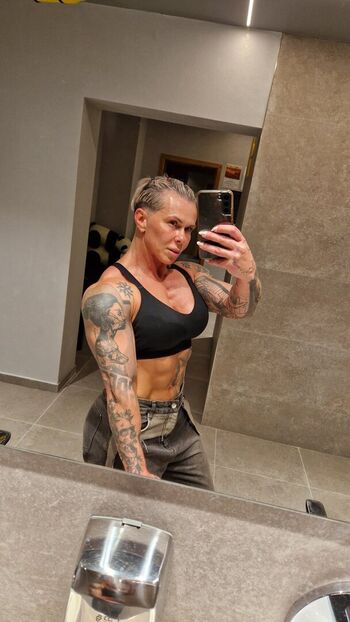 Full leaked Crazyxbody page private photo