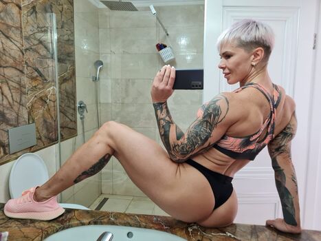 Full leaked Crazyxbody private photo
