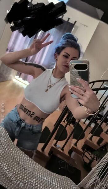 Full leaked Crx lady private photo