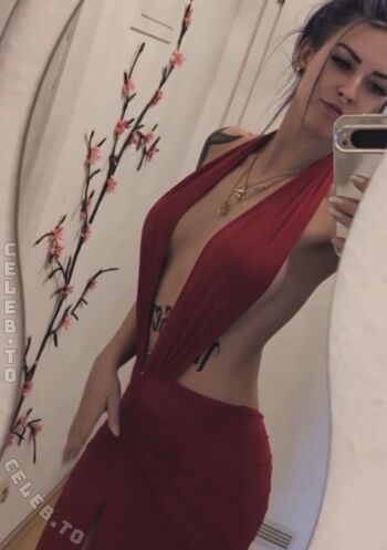 Full leaked Crx lady private photo