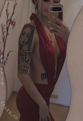 Full leaked Crx lady private photo