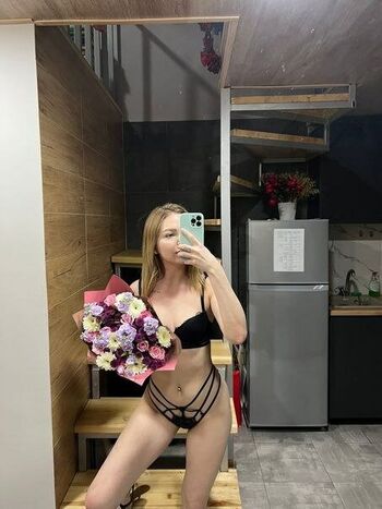 Full leaked Crystallandysh page private photo