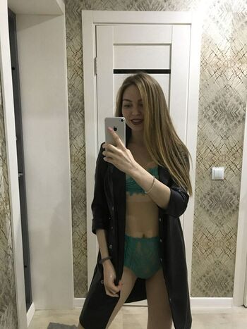 Full leaked Crystallandysh page private photo
