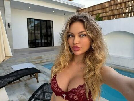 Full leaked Crystallandysh page private photo