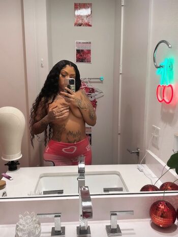 Full leaked Cuban doll private photo
