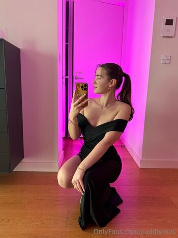 Full leaked Cuddlymils private photo