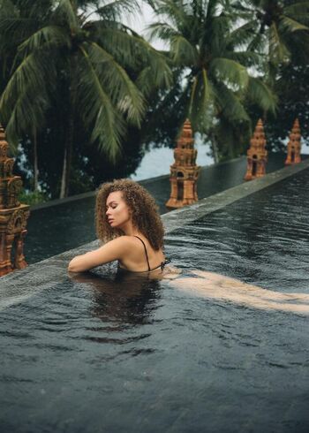 Full leaked Curly zzoe private photo