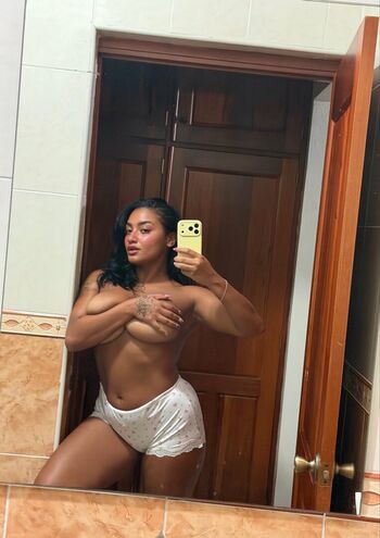 Full leaked Curlygardens private photo