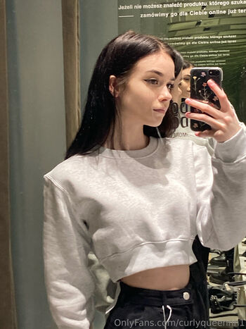 Full leaked Curlyqueennn private photo