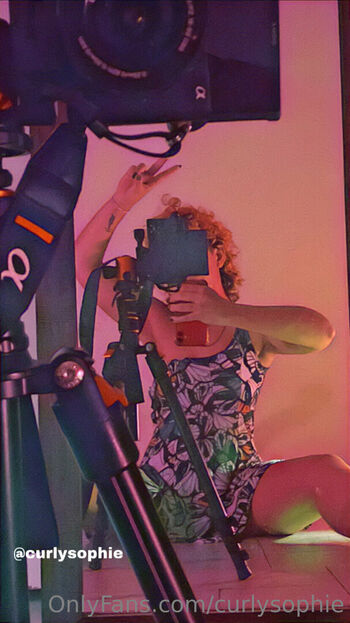 Full leaked Curlysophie private photo