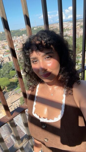 Full leaked Curlywurdy page private photo