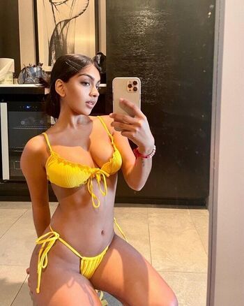 Full leaked Curtlykellz private photo