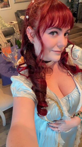 Full leaked Curvyredgoddess private photo