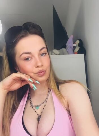 Full leaked Cutecandyxls private photo