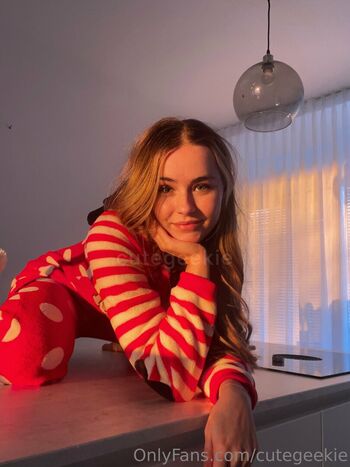 Full leaked Cutegeekie page private photo