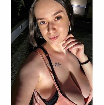 Full leaked Cvale private photo