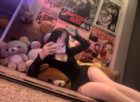 Full leaked Cwuddlemeplz private photo