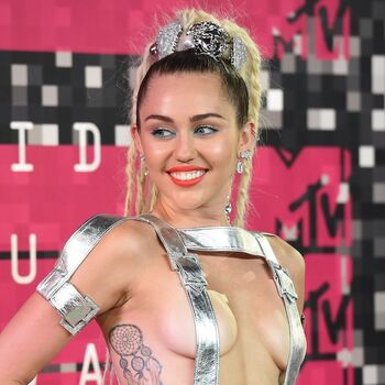Full leaked Cyrus miley private photo
