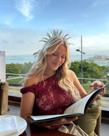 Full leaked Dagi bee  page private photo