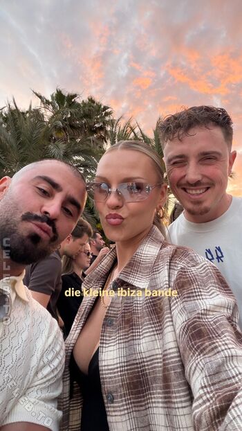 Full leaked Dagi bee  page private photo