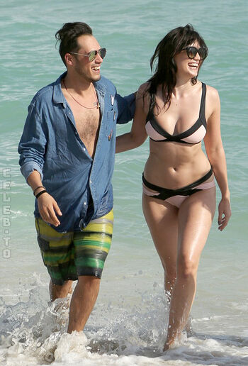 Full leaked Daisy lowe page private photo