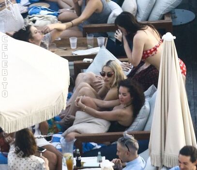 Full leaked Daisy lowe page private photo