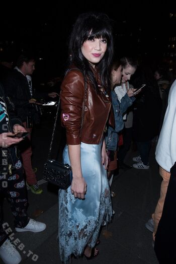 Full leaked Daisy lowe page private photo