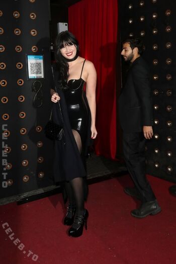 Daisy Lowe