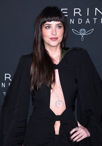 Full leaked Dakota johnson private photo