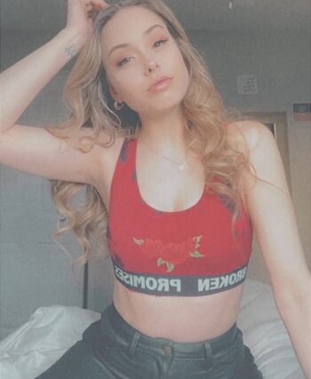 Full leaked Damndove private photo