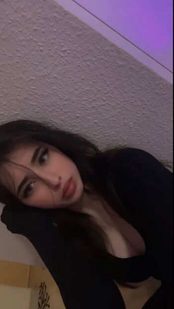Full leaked Damnlizzyy private photo