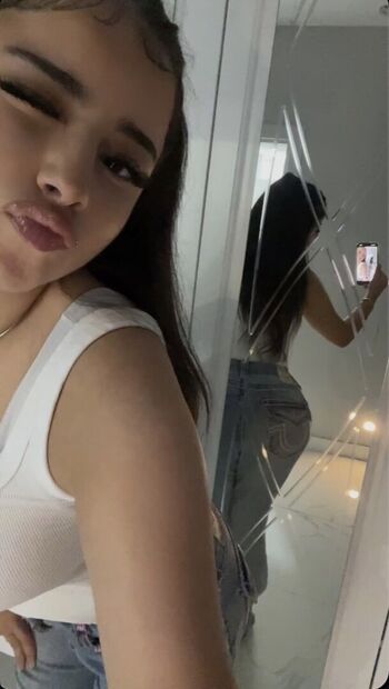 Full leaked Damnlizzyy private photo