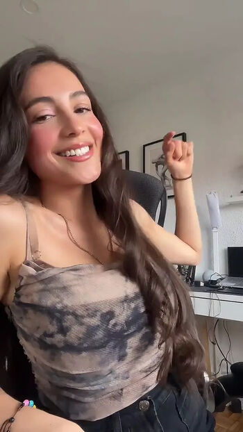 Full leaked Daniela derly private photo