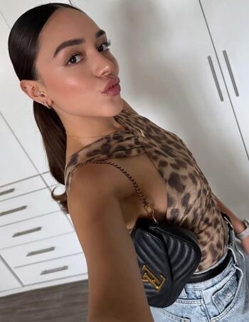 Daniela Reza