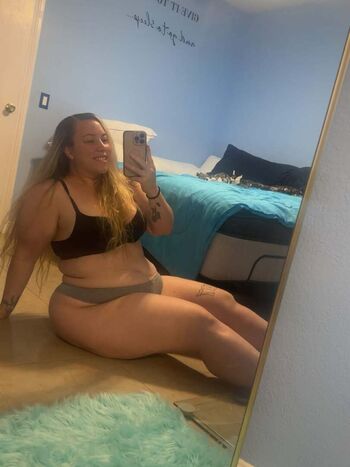 Full leaked Daniellee private photo