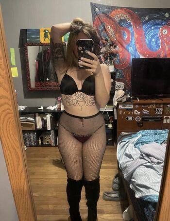 Full leaked Danigoodisonn private photo