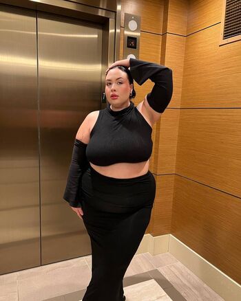 Full leaked Danis figure private photo