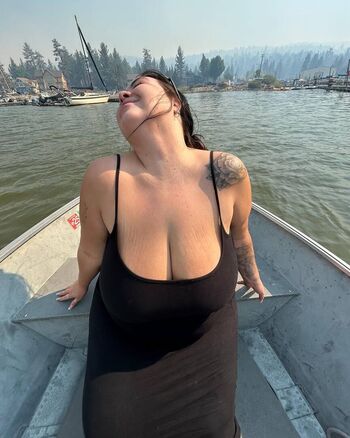 Full leaked Danis figure private photo
